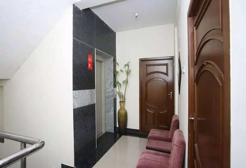 ホテル OYO 10130 Felicity INN Nungambakkam