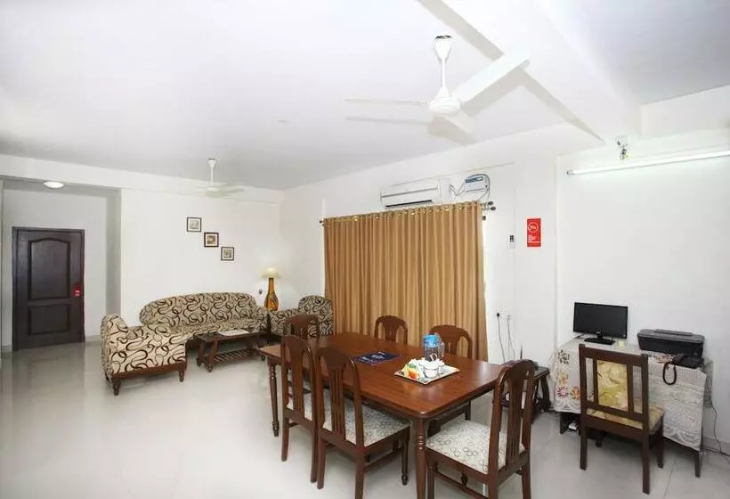 ホテル OYO 10130 Felicity INN Nungambakkam