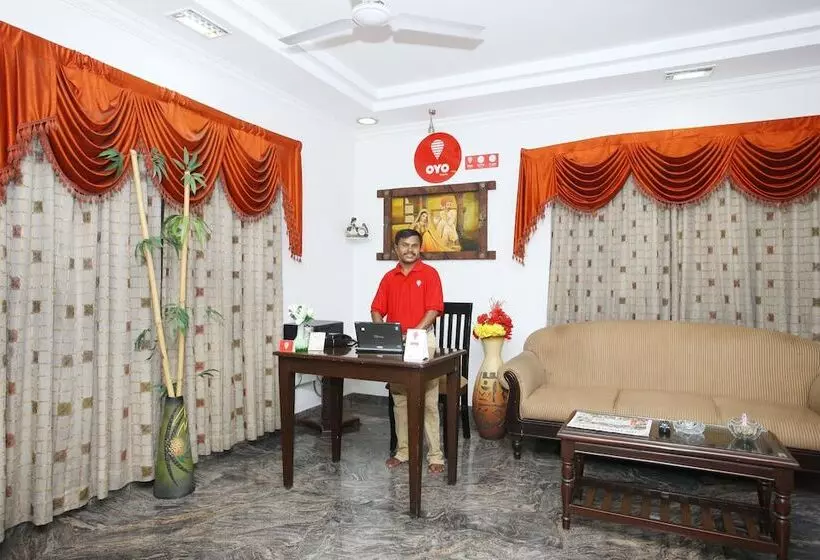 ホテル OYO 10130 Felicity INN Nungambakkam