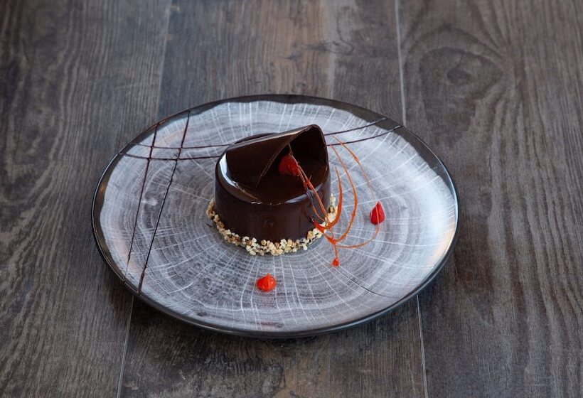 هتل Pirates World