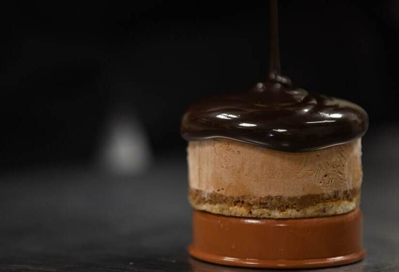 هتل Pirates World