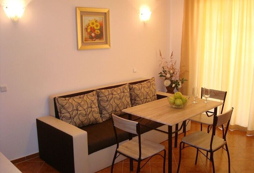 בית מלון כפרי Saint Elena Apartcomplex