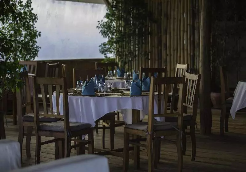 Hotelli Sok San Beach Resort