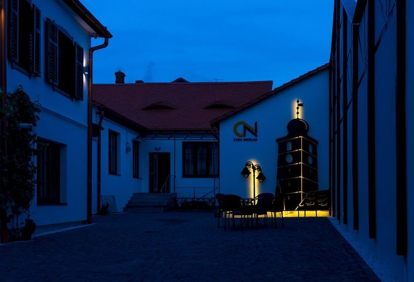 Отель Casa Nicolae Luxury Suites