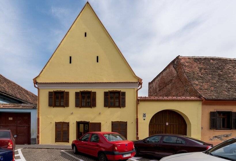 Отель Casa Nicolae Luxury Suites