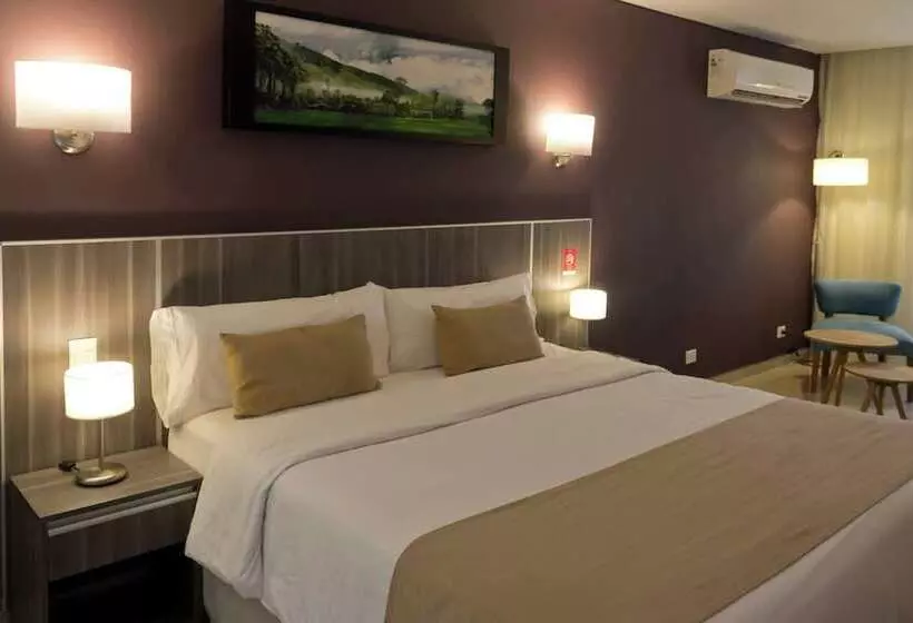 ホテル City Falls Iguazu