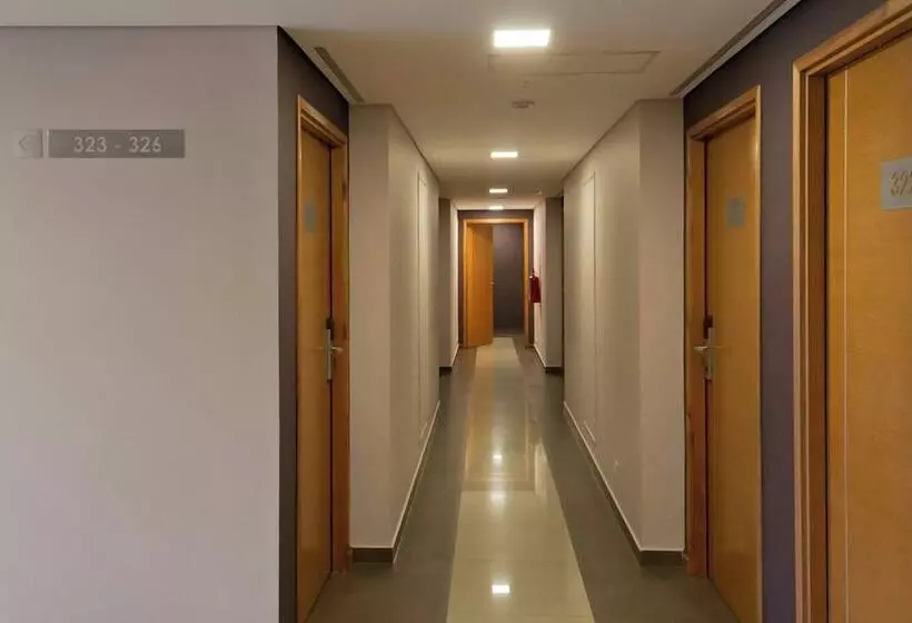 ホテル City Falls Iguazu