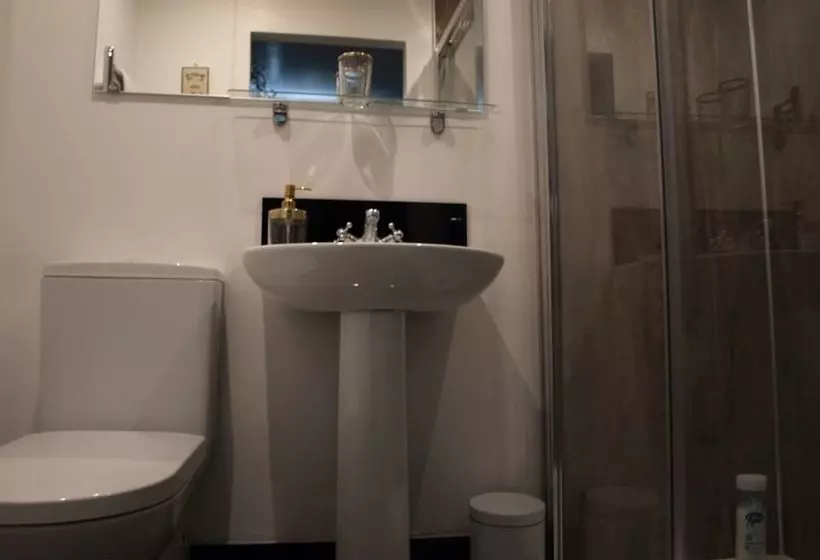 هتل Gentian House