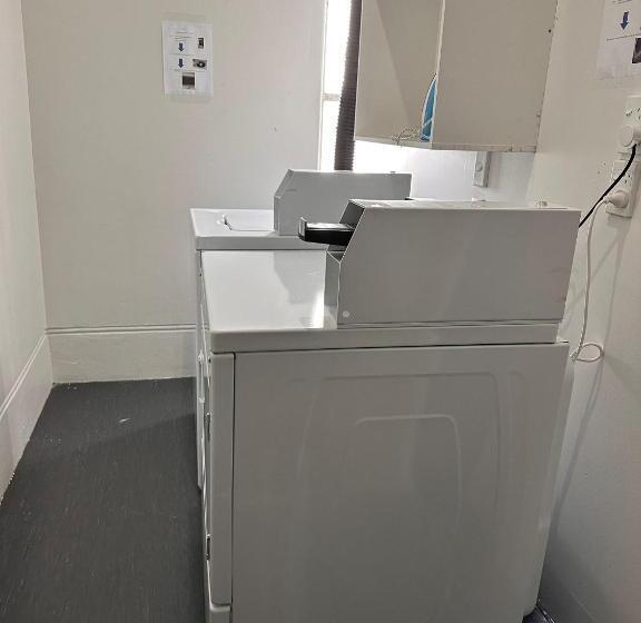 בית מלון כפרי Hamilton City Inn