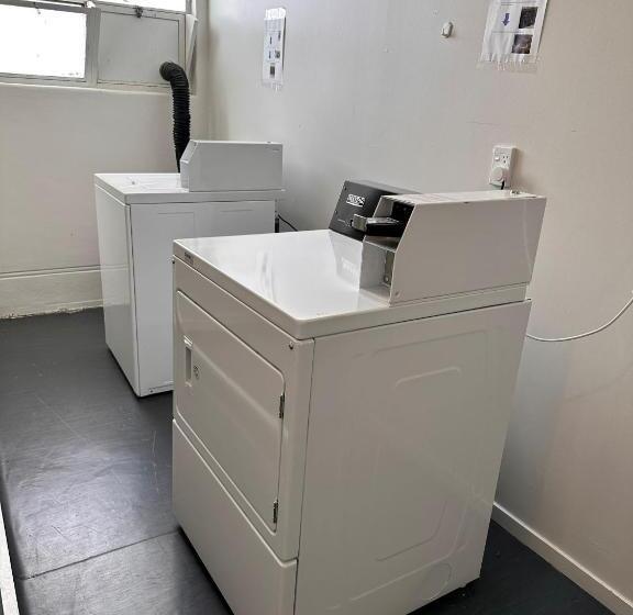 בית מלון כפרי Hamilton City Inn