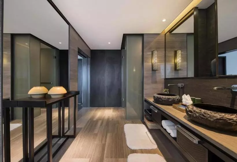 Hotelli Howard Johnson Sandalwoods Resort Huizhou