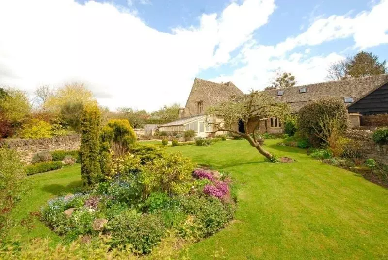 Hotelli Pigeon House Cottage B&b