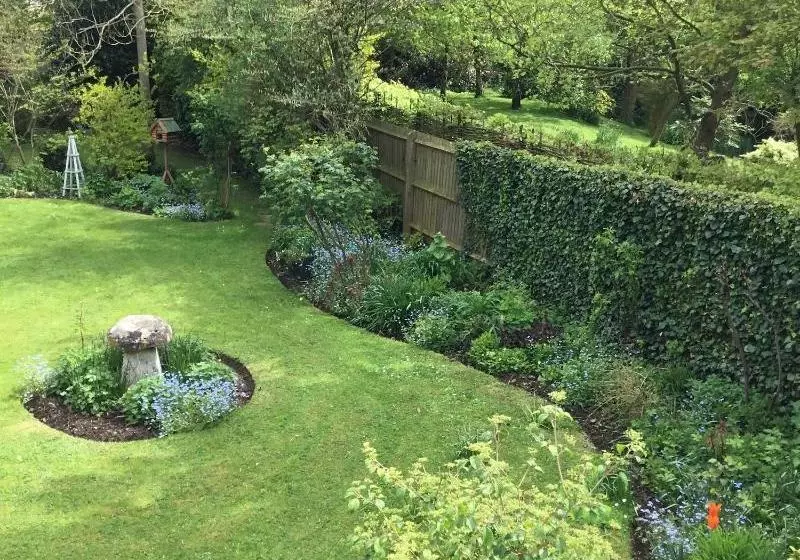 Hotelli Pigeon House Cottage B&b