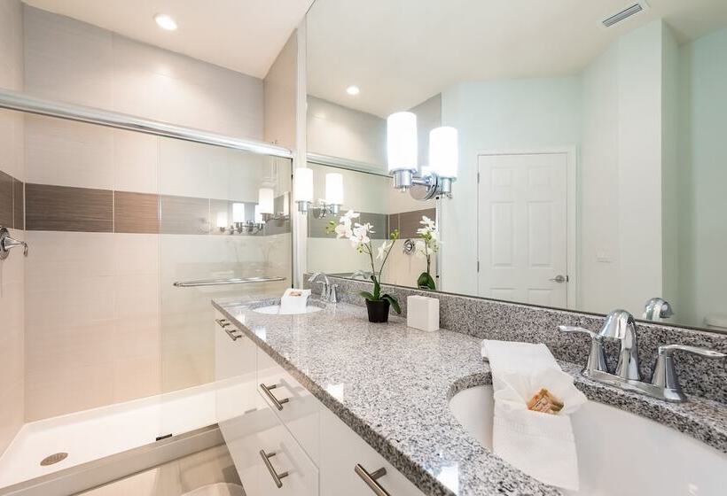 Serenity By Vhc Hospitality