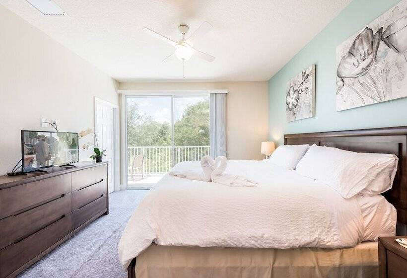 Serenity By Vhc Hospitality