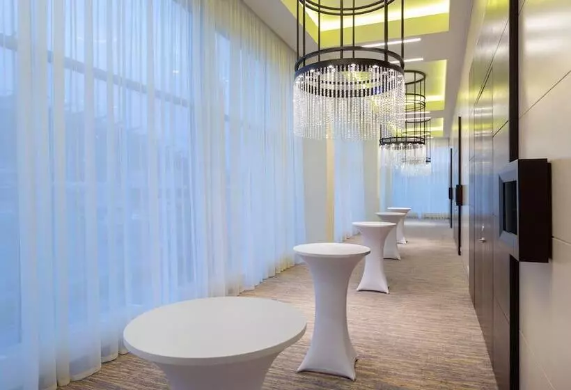 هتل Doubletree By Hilton Moscow Vnukovo Airport