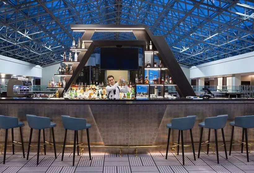 هتل Doubletree By Hilton Moscow Vnukovo Airport