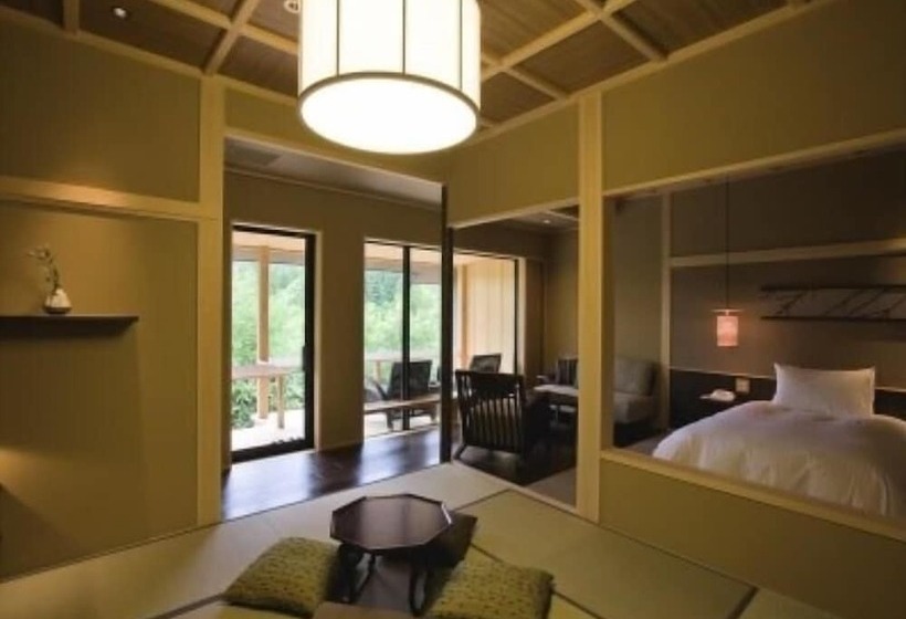 Отель Kakunodate Sanso Wabizakura