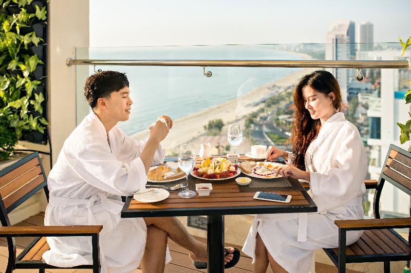 هتل Paris Deli Danang Beach