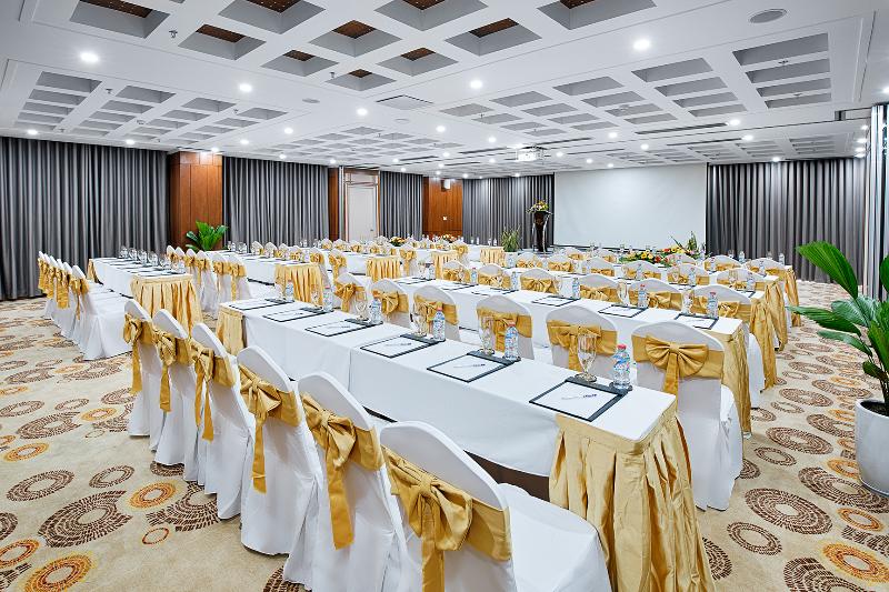 هتل Paris Deli Danang Beach