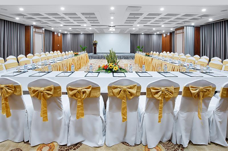 هتل Paris Deli Danang Beach