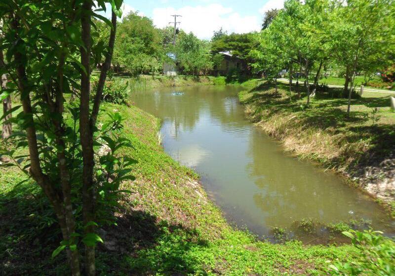 בית מלון כפרי Suan Phueng Pa Wai Resort