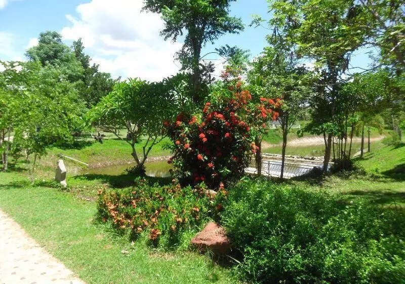 Hotelli Suan Phueng Pa Wai Resort