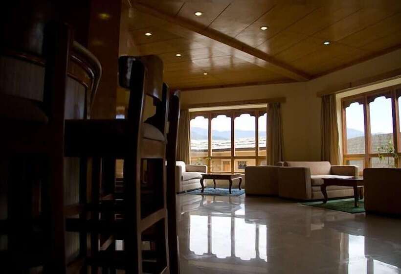 هتل Tenzinling Resort