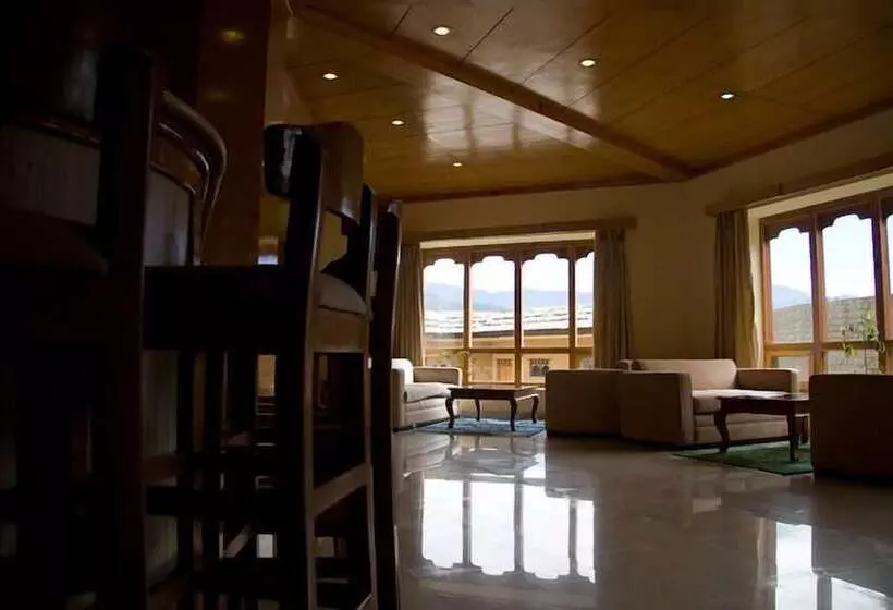 هتل Tenzinling Resort