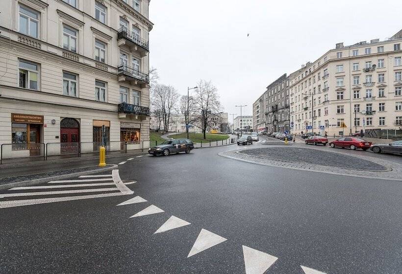 P&o Apartments Tamka