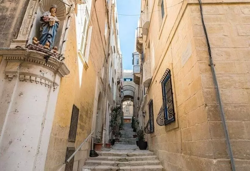 Valletta Ajkla Mansion