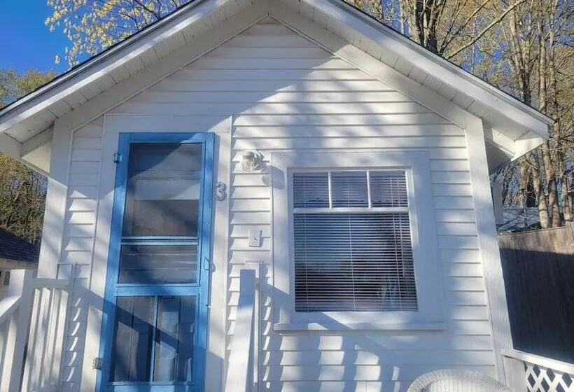 Aamiaismajoitus (B&B) 2 River Road Inn Cottages