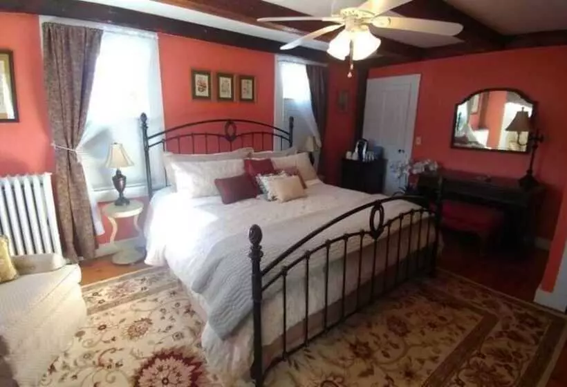 Aamiaismajoitus (B&B) 2 River Road Inn Cottages