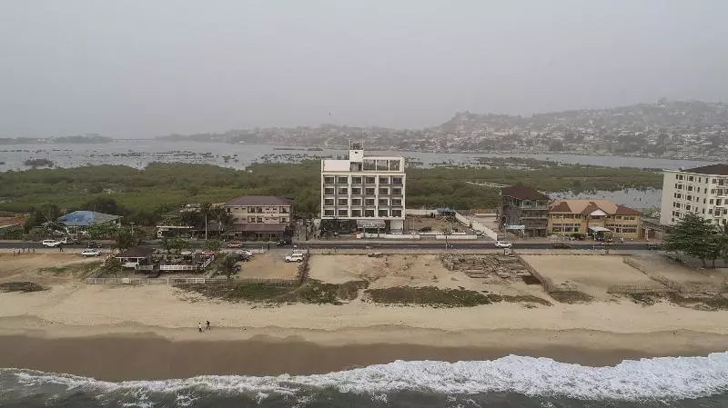 تختخواب و صبحانه Sierra Palms Resort