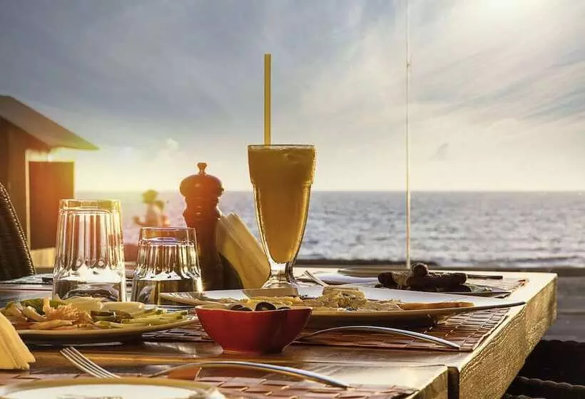 تختخواب و صبحانه Sierra Palms Resort