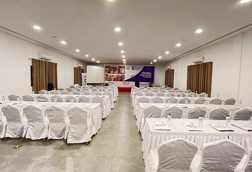 تختخواب و صبحانه Sierra Palms Resort