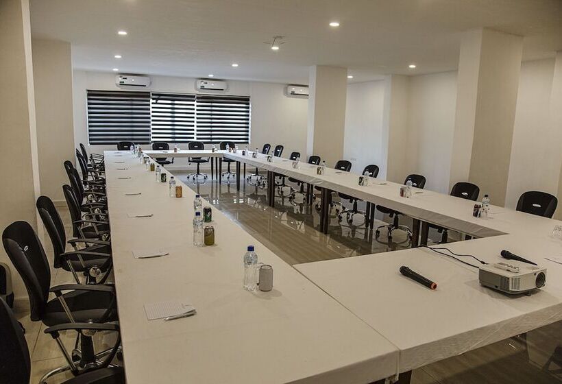 Bed & Breakfast Sierra Palms Resort