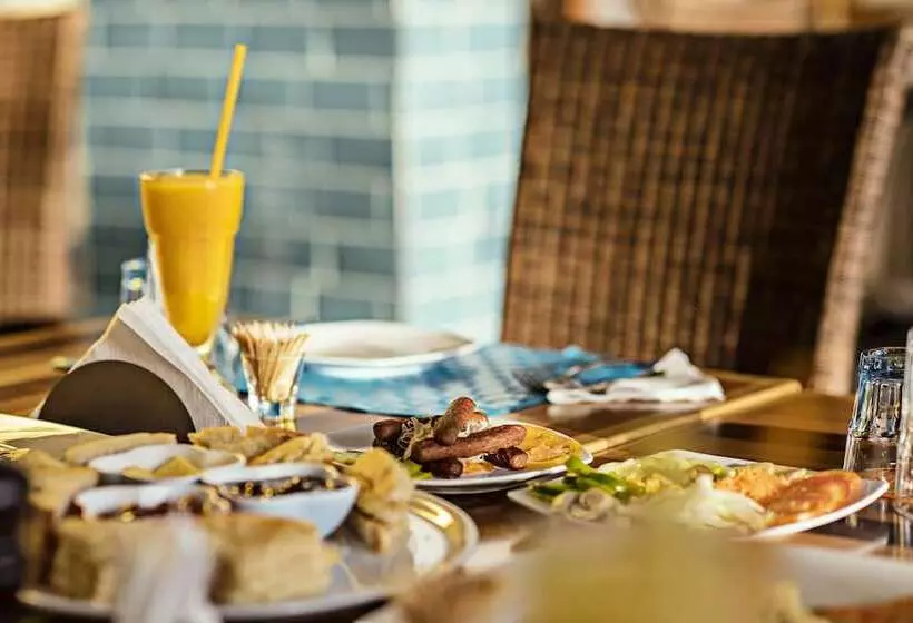 تختخواب و صبحانه Sierra Palms Resort