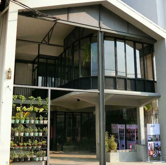 Bloom Boutique Hotel & Cafe