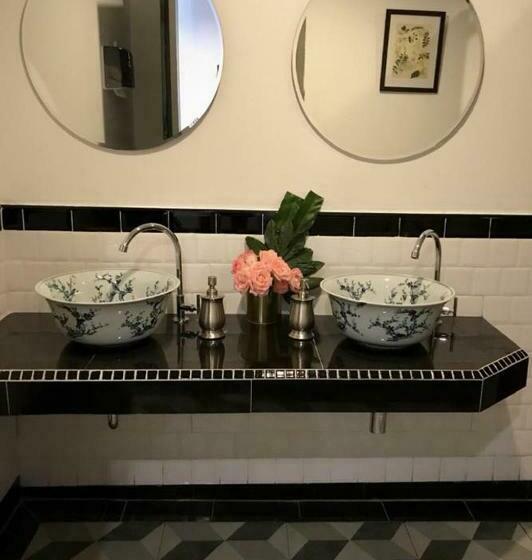 Bloom Boutique Hotel & Cafe