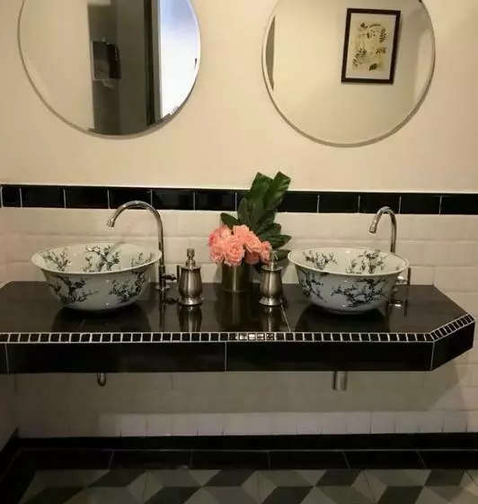 Bloom Boutique Hotel & Cafe