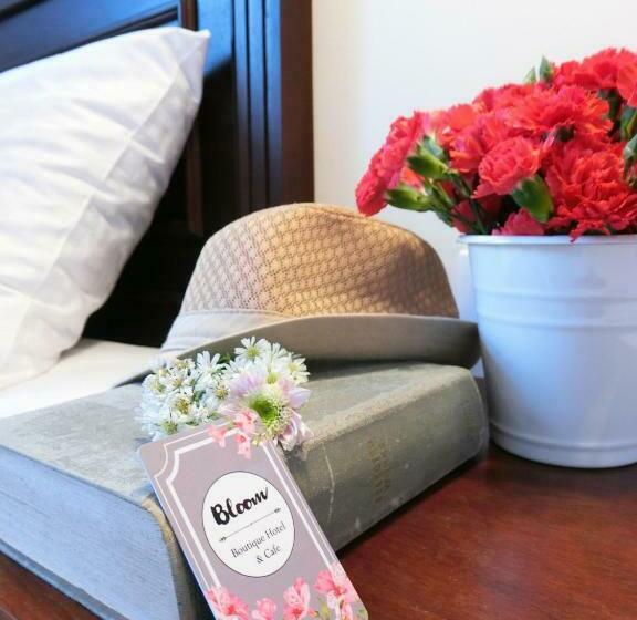 Bloom Boutique Hotel & Cafe