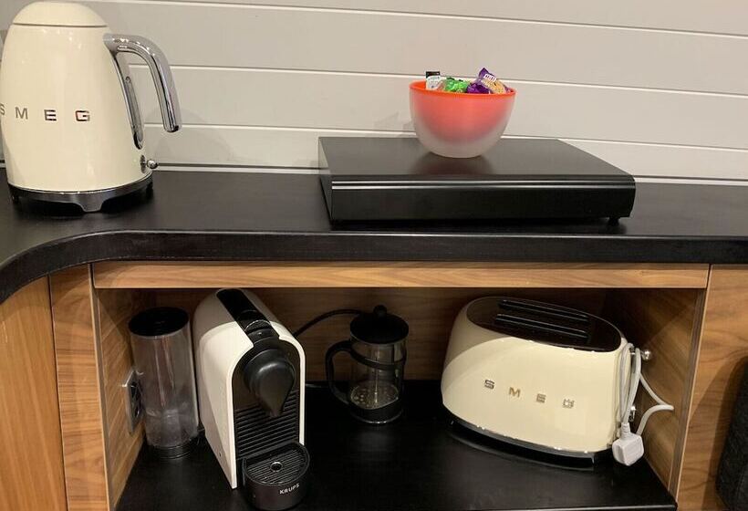 Door To The Shore Seafront Cottages