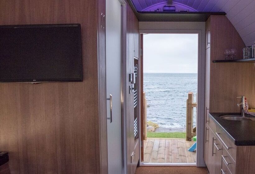 Door To The Shore Seafront Cottages