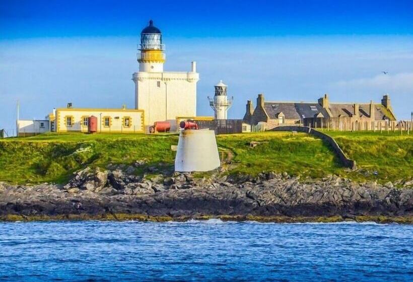 Door To The Shore Seafront Cottages