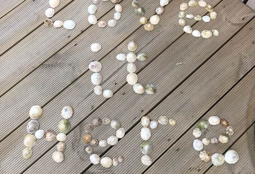 Door To The Shore Seafront Cottages