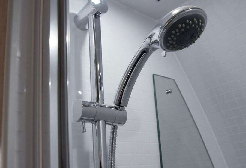 Door To The Shore Seafront Cottages