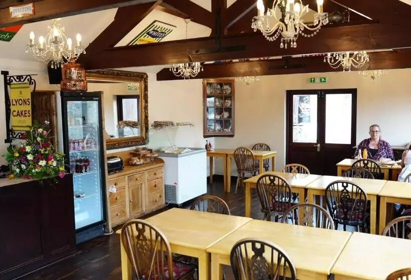 Hostelli Old Hall Hotel Hope