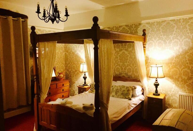 פונדק Old Hall Hotel Hope