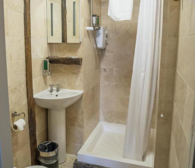 פונדק Old Hall Hotel Hope